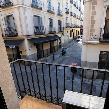 Hostal Los Perales Madrid Exterior foto View of the street from the Hotel Cervantes