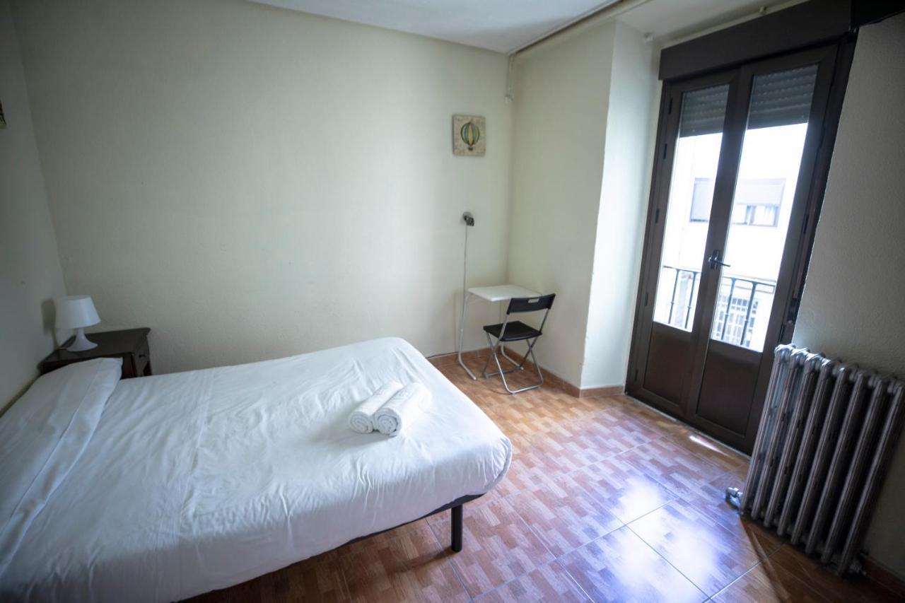 Hostal Los Perales Madrid Exterior foto