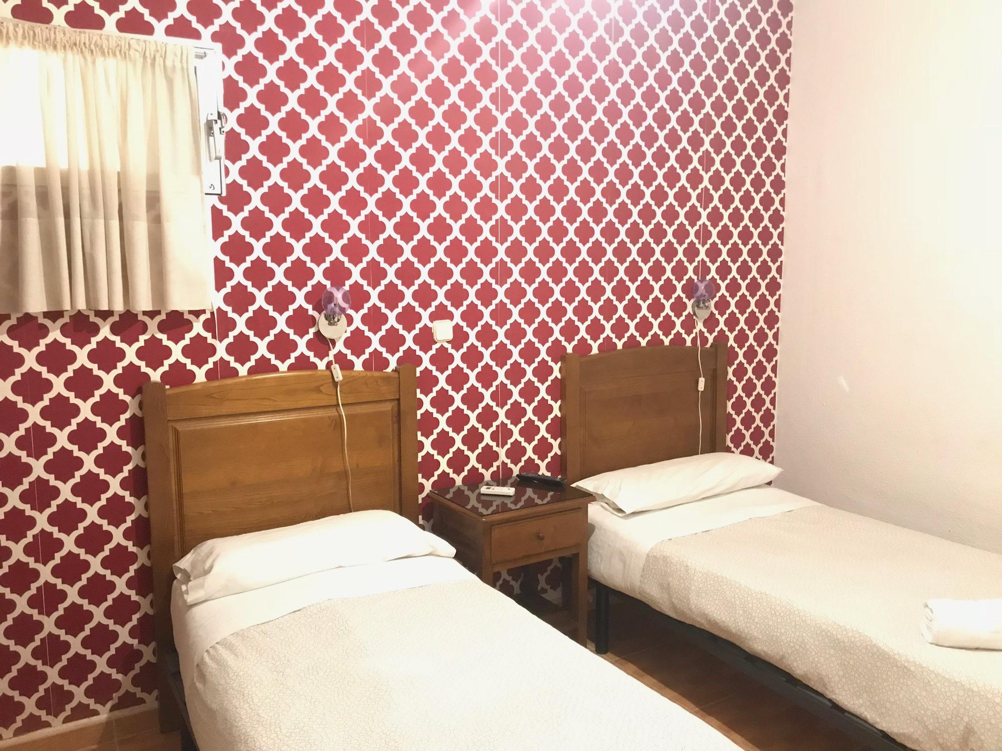 Hostal Los Perales Madrid Exterior foto A room at the hotel